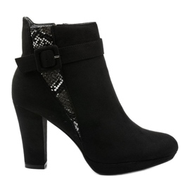 Černé kozačky na sloupek s eko semišem Lysianassa černá Černé kozačky na sloupek s eko semišem Lysianassa černá