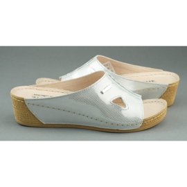 Tyche Klínové pantofle 590 bílé a stříbrné bílá a stříbrná