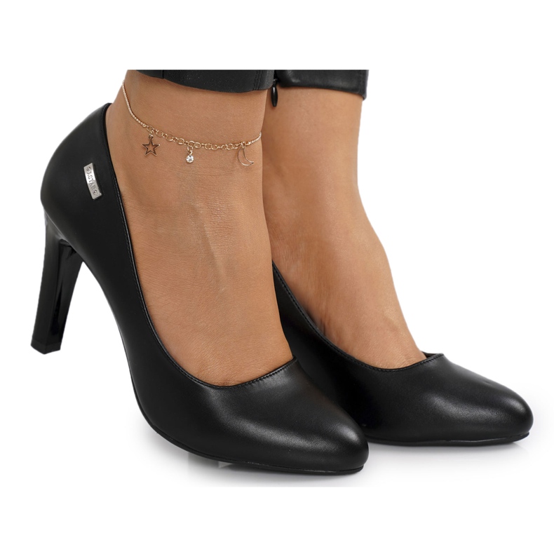 PJ1 Klasická černá čerpadla Eliana na liště