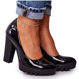 Čerpadla na liště a plošině Maciejka černá lakovaná 02629-05 Čerpadla na liště a plošině Maciejka černá lakovaná 02629-05