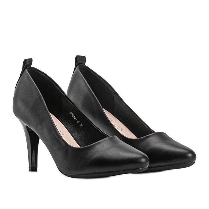 Černé lodičky na jehlovém podpatku od Briana černá Černé lodičky na jehlovém podpatku od Briana černá