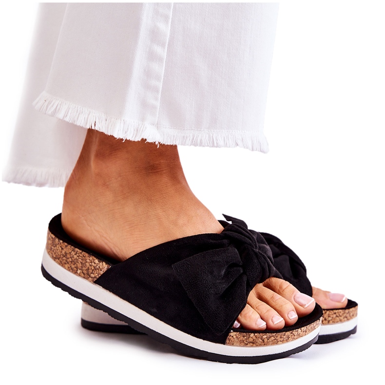 PS1 Černé pantofle na tak pohodlné platformě černá