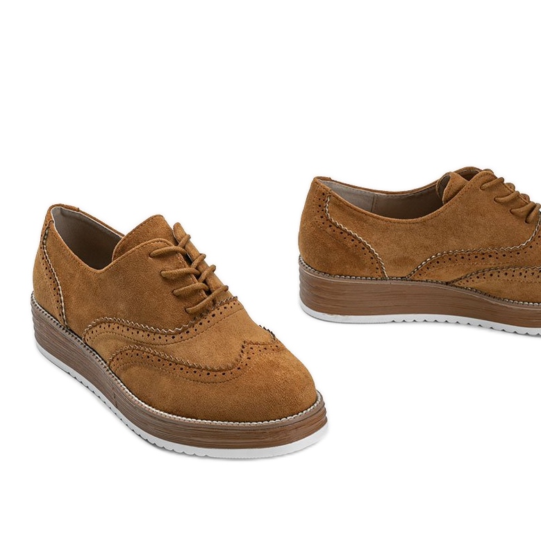 Hnědé semišové boty s vysokou keňskou podrážkou hnědý