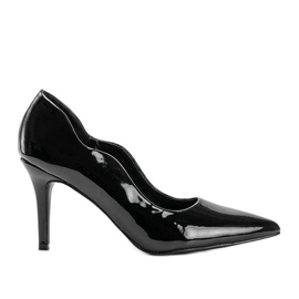 Černě lakované lodičky na podpatku Gina černá