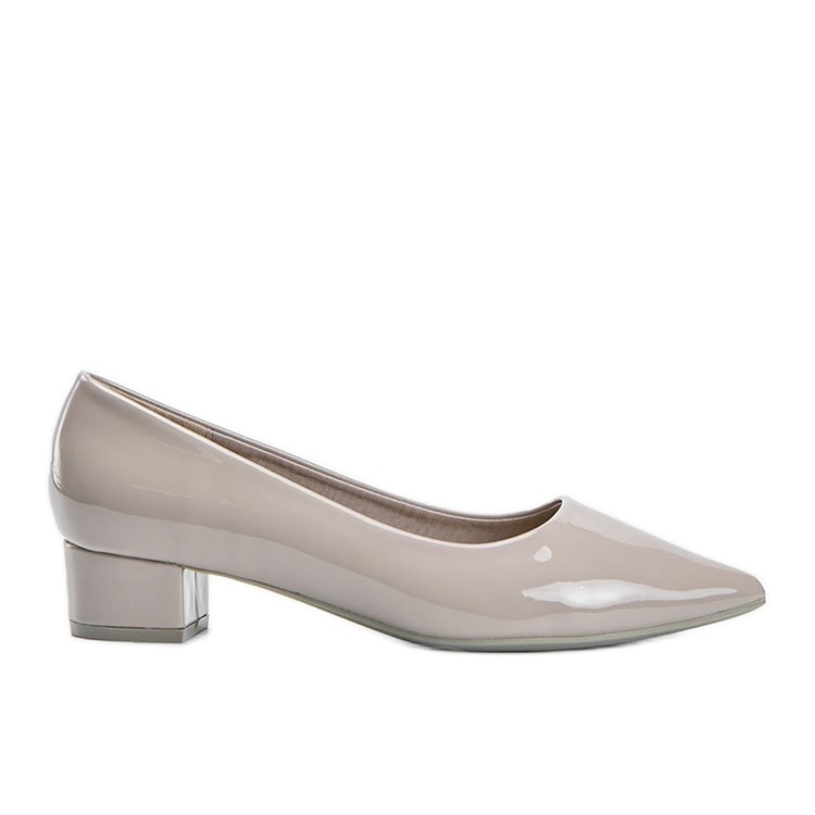 Šedá čerpadla lakovaná na bloku Anabel