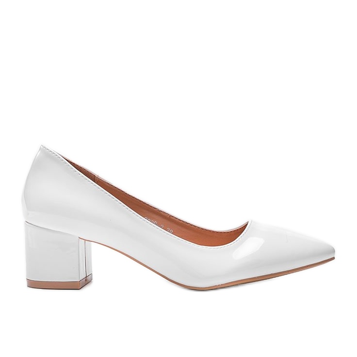 Bílé lodičky lakované na bloku Eden bílý