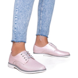 Růžové lesklé prolamované boty v Kjótu růžový