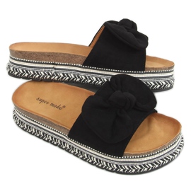 Černá 7705 Černé pantofle na zdobené podrážce černý