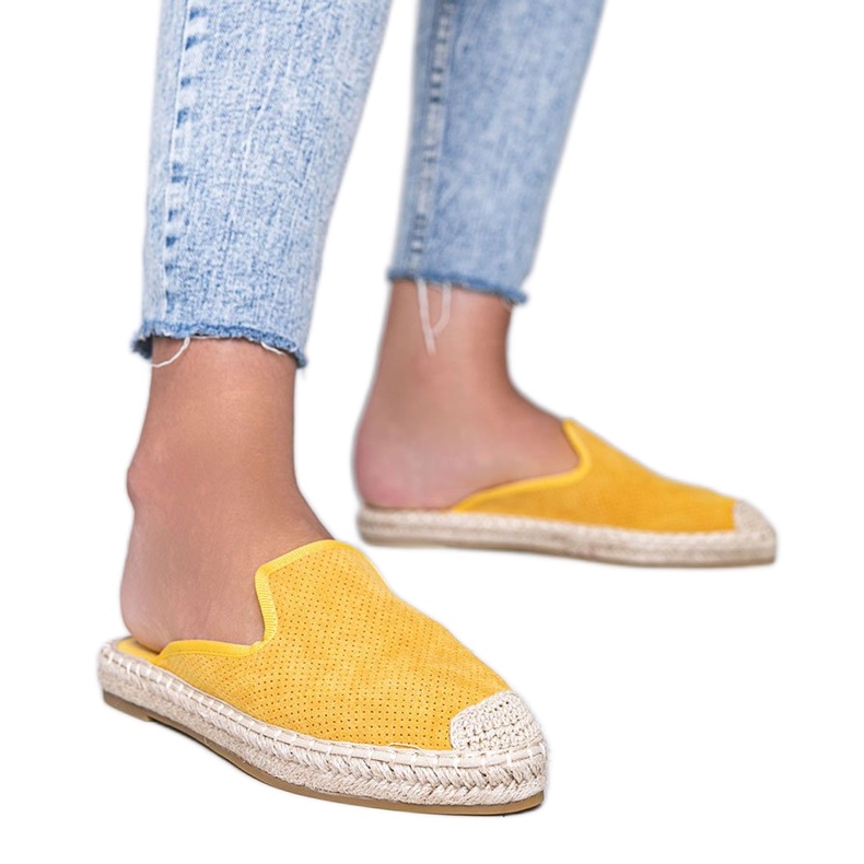 Žluté žabky se zabudovanou přední částí Kinshasy žlutá