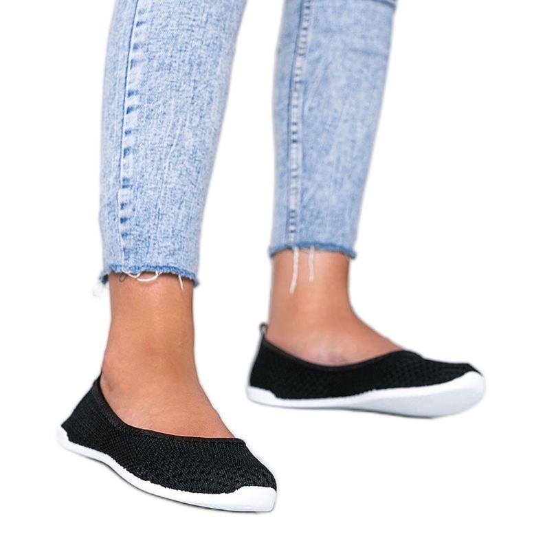 Černé látkové balerínky s prolamovaným vzorem Good Days černá