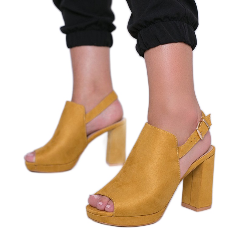 Hořčičné sandály na sloupku Pimp žlutá