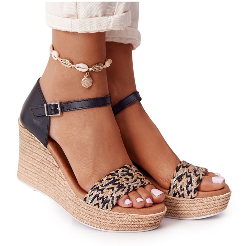 Kožené sandály na klínu Maciejka L4869-01 Black černá Kožené sandály na klínu Maciejka L4869-01 Black černá