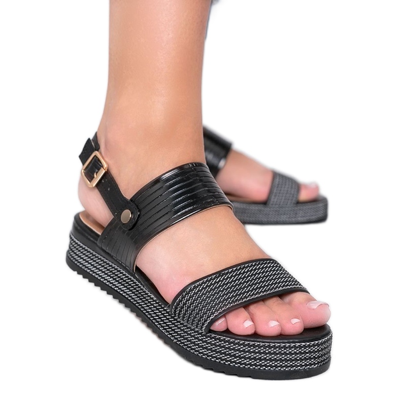 Černé sandály na robustní podrážce Senorita černá