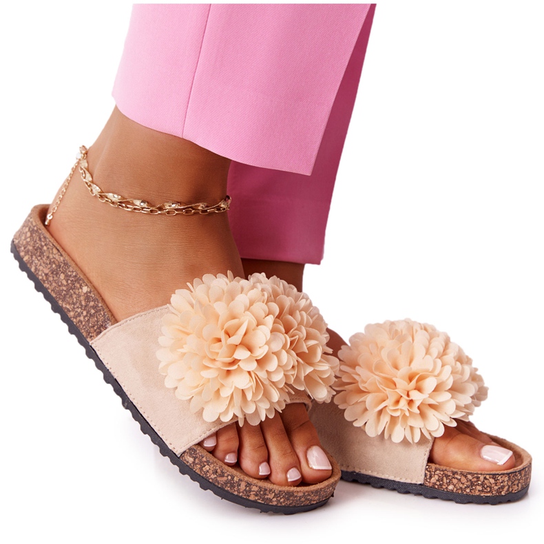 Béžové pantofle Flowerbomb na korkové podrážce béžový