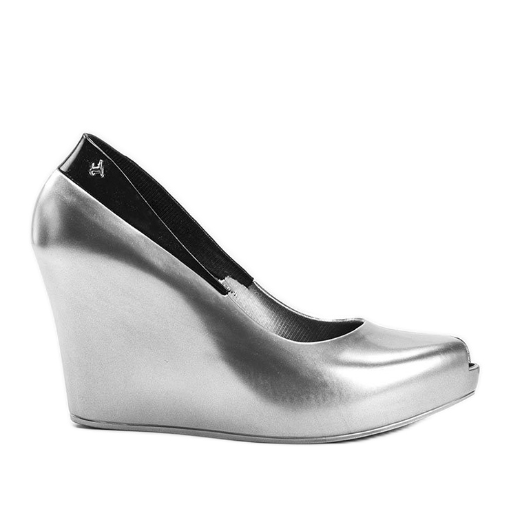Stříbrná melissa na Dině klínové patě stříbrný