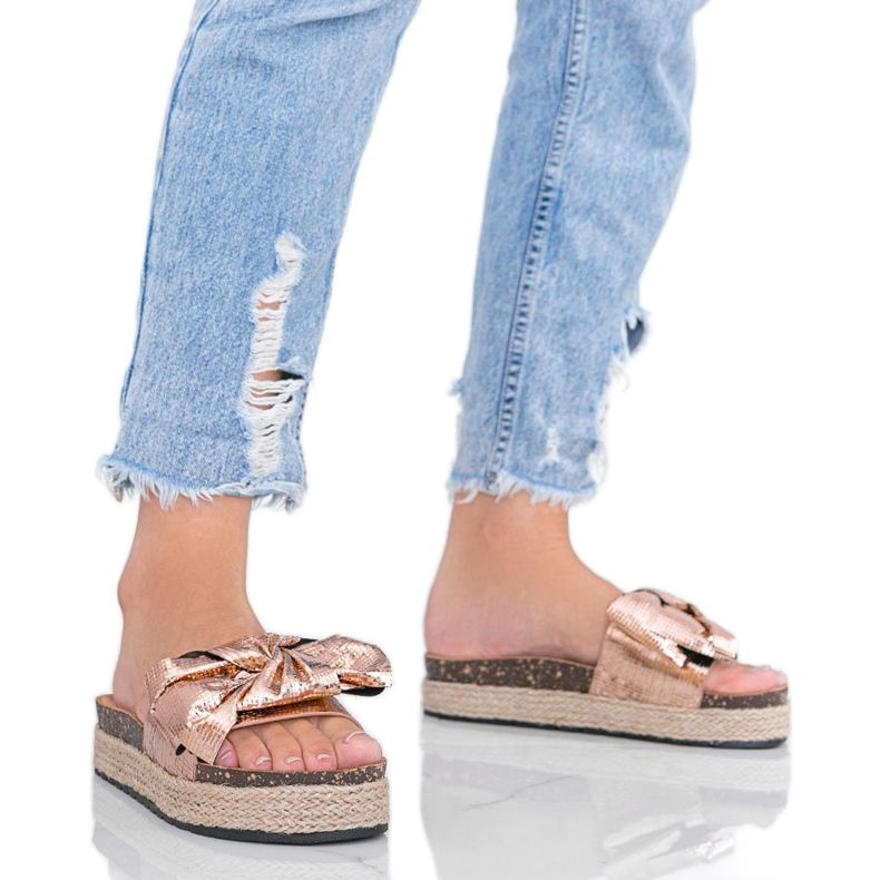 Dámské pantofle z růžového zlata s mašlí Columbia zlatý