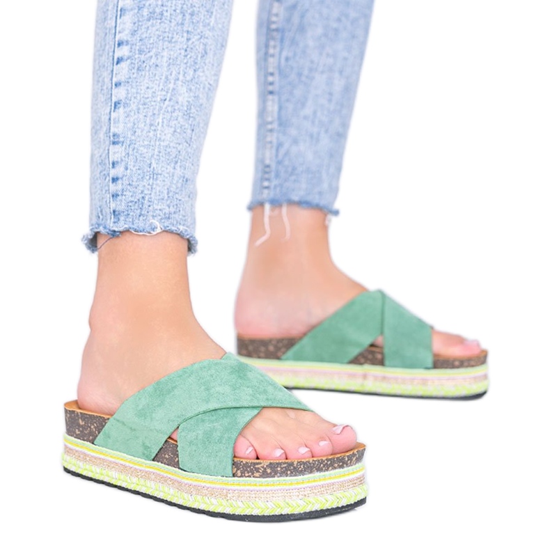 Zelené pantofle s ozdobnou podrážkou Riri zelená