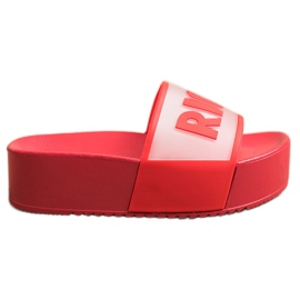 Small Swan Bohaté pantofle na platformě červený