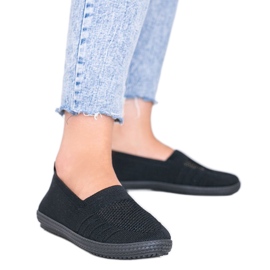 Tmavě černé prolamované tenisky Slip On černý