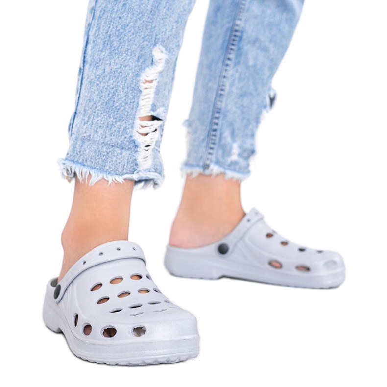 Šedé pantofle kroks pro ženy Karolinos šedá