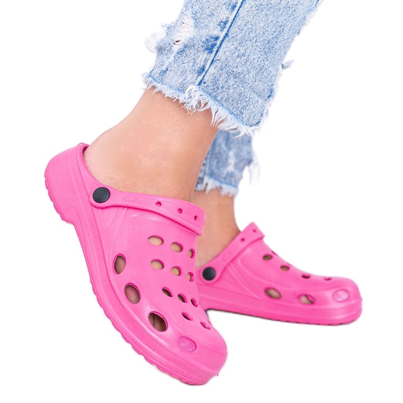 Růžové dámské háčkované pantofle Karolinos růžový