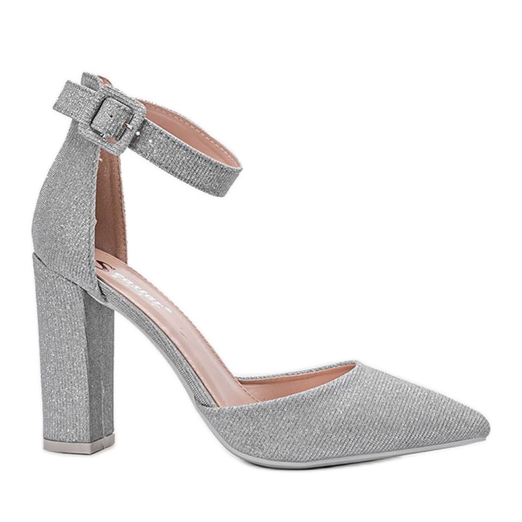 Lesklé stříbrné lodičky na Milaině sloupku stříbrný