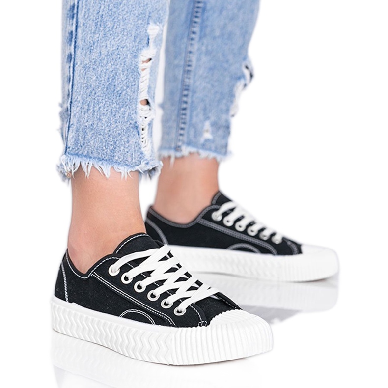 Dámské černé tenisky na silné podrážce Nolita černá