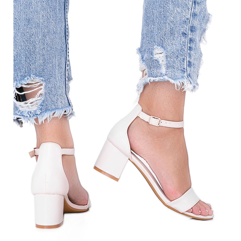 Béžové sandály na nízkém sloupku Sever béžový Béžové sandály na nízkém sloupku Sever béžový