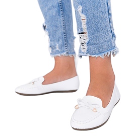 Bílé mokasíny v motivu krokodýlí kůže Miriam bílý