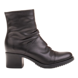 Marco Shoes Pohodlné černé kožené boty s řasením černý