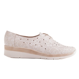 Radoskór Pohodlné nízké klínové boty pro širší nohu béžový Radoskór Pohodlné nízké klínové boty pro širší nohu béžový