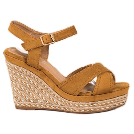 SHELOVET Elegantní sandály na klínku hnědý