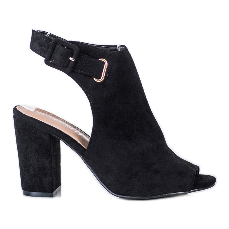 Bestelle Uzavřené sandály s přezkou černá