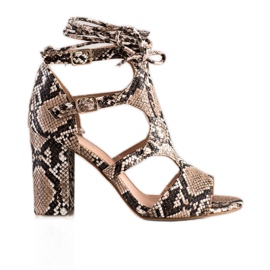 Bestelle Vestavěné sandály s vázáním béžový hnědý