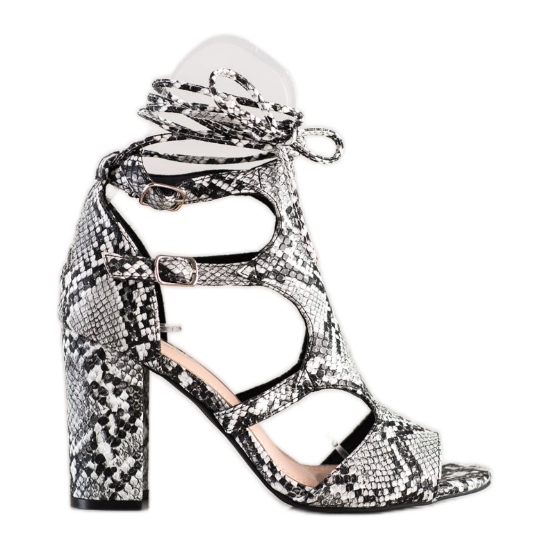 Bestelle Uzavřené sandály s vázáním černá