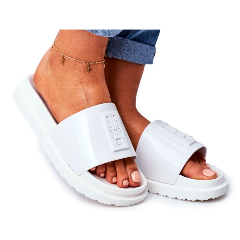 Dámské pantofle Big Star na platformě bílé FF274812 bílý Dámské pantofle Big Star na platformě bílé FF274812 bílý