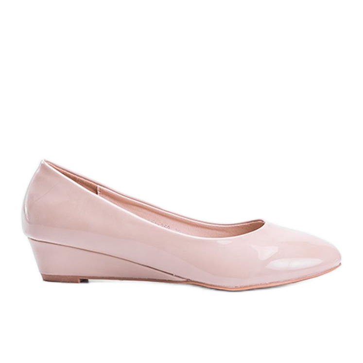 Béžové lodičky na nízkém klínovém podpatku Chantal béžový Béžové lodičky na nízkém klínovém podpatku Chantal béžový