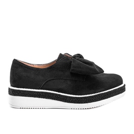 Černé boty na tlusté podrážce Sindri černá