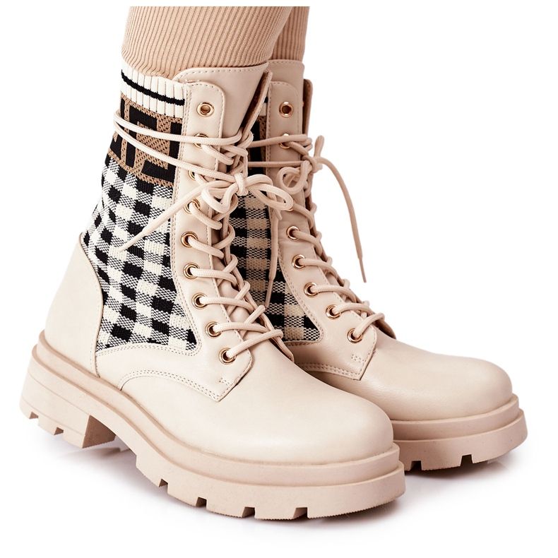 Milostný příběh dělníků z béžové elastické látky béžový černá