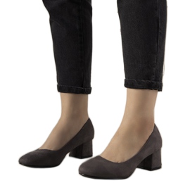 Šedé lodičky na příspěvku Vždy šedá Šedé lodičky na příspěvku Vždy šedá