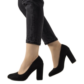 Černé lodičky na sloupku Selva černá