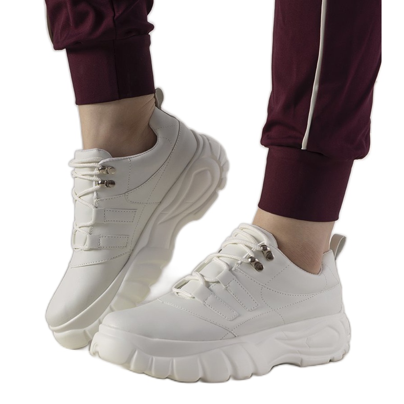 Bílé sportovní tenisky s vysokou podrážkou Luna bílý