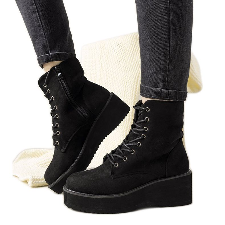 Černé kozačky na vysoké podrážce Dexter černá