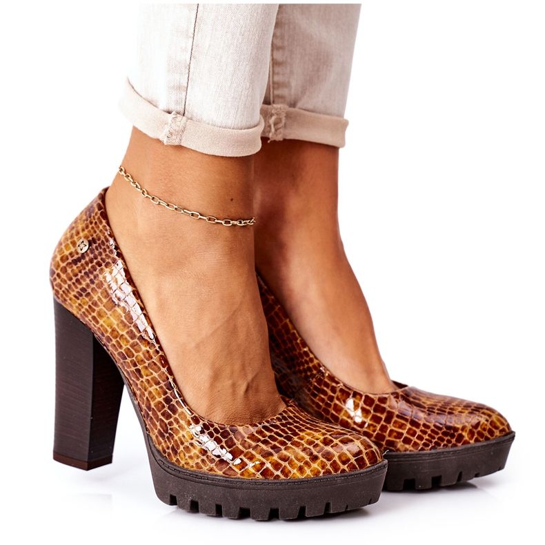 Kožená čerpadla na baru Maciejka 02629-50 lakovaná ruda červené vícebarevný