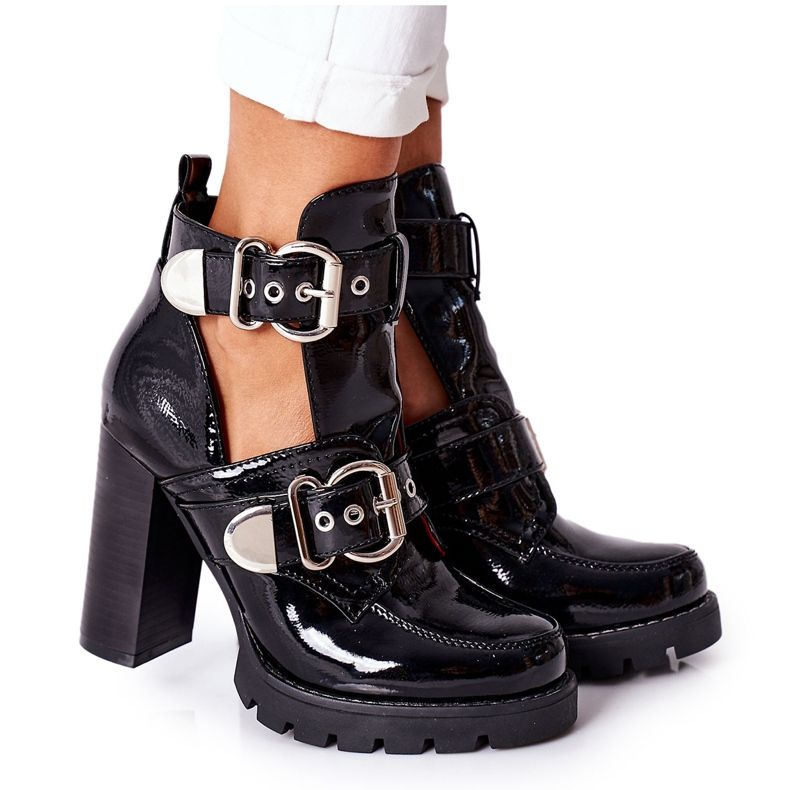 Boty na sloupku Černá lakovaná přezka Bramshall