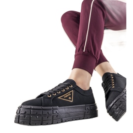 Černé tenisky na silné podrážce Giselle černá