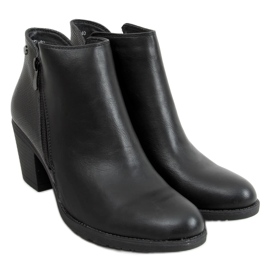 Černé kozačky na vysokém podpatku 9B1037 Black černý