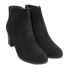 Černé kozačky na nízkém podpatku KL-718 Black černý