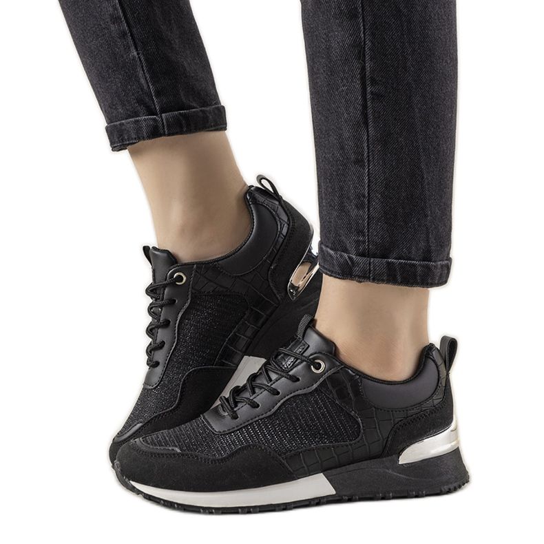 Černé tenisky s motivem krokodýlí kůže Zariza černá Černé tenisky s motivem krokodýlí kůže Zariza černá