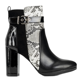 Černé kotníkové boty na sloupku Peggie černá Černé kotníkové boty na sloupku Peggie černá